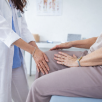 膝の下が痛い原因とは？代表的な疾患や痛みを改善する対処法を解説